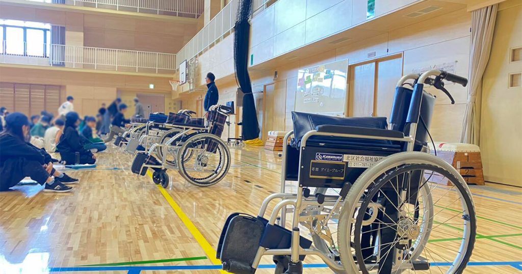 小学校での車椅子体験授業の様子01