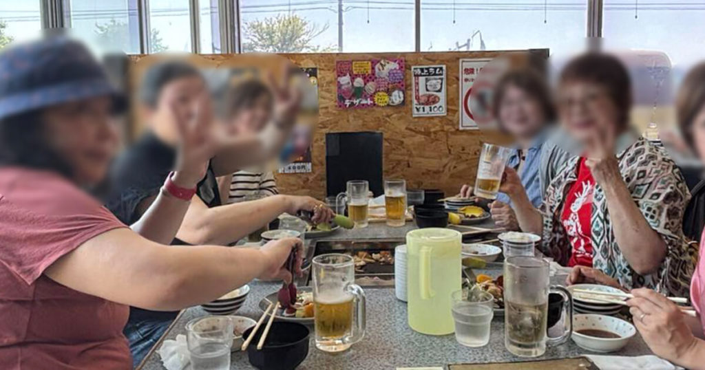 いちご狩りツアー2025の昼食の様子