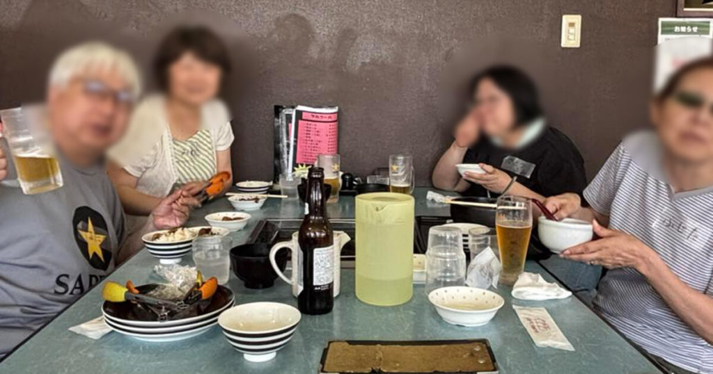 いちご狩りツアー2025の昼食の様子