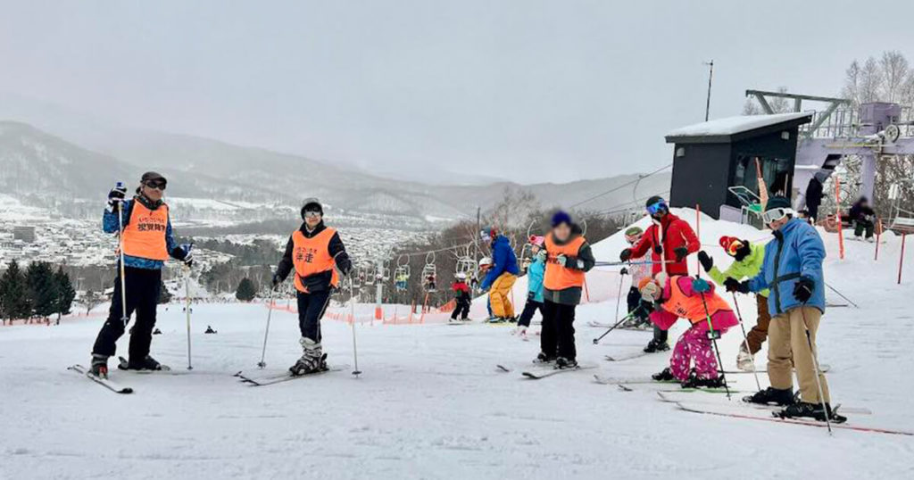 日帰りスキーツアー2026の集合写真